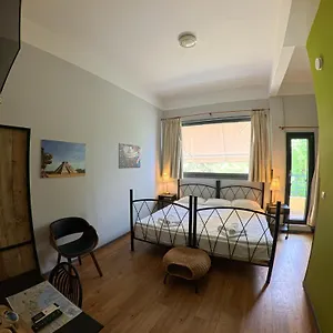 *** בית הארחה Rentrooms יוון